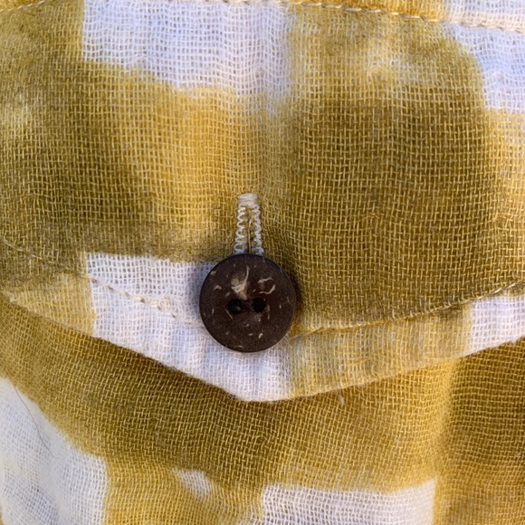 Forever 21 yellow Collar sleeveless flannel - Picture 2 of 6